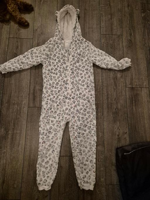 Buy & Sell Llanarmon-Yn-Ial Denbighshire - Wales - Photos for onesie