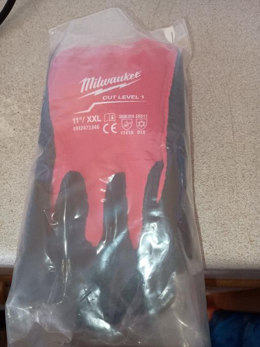 Buy & Sell South Harrow Harrow - Photos for Milwaukee gloves
