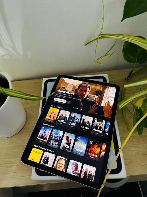 Buy & Sell Balsall Heath Birmingham - Photos for Apple iPad Air 5th Gen M1 Brilliant Condition