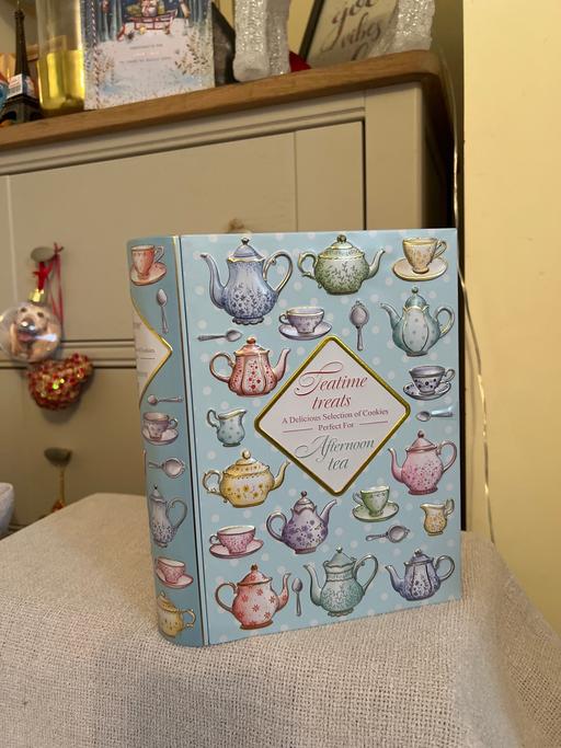 Buy & Sell Easington Lane Sunderland - Photos for Tin Of Biscuits ( New )