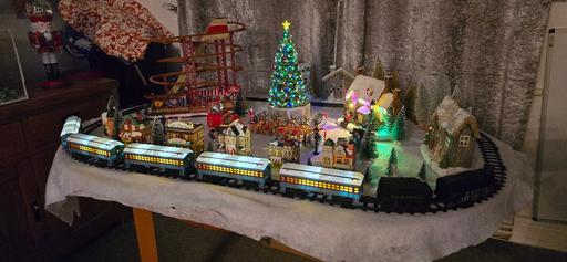 Buy & Sell Whiston Knowsley - Photos for 4x Polar Express Train Sets