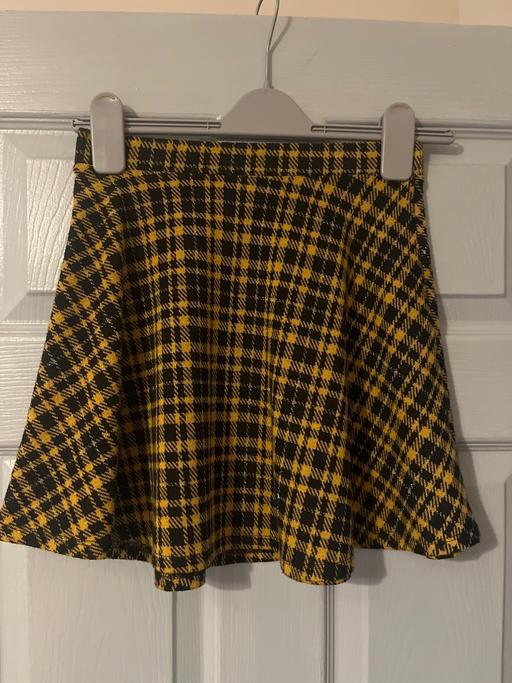 Buy & Sell Conisbrough Doncaster - Photos for Beautiful mustard black age 9-10 skirt