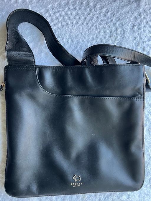 Buy & Sell Dartford Kent - Photos for Black Radley leather Crossbody bag
