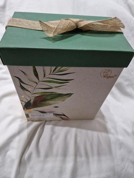 Buy & Sell Crumpsall Manchester - Photos for large gift set new