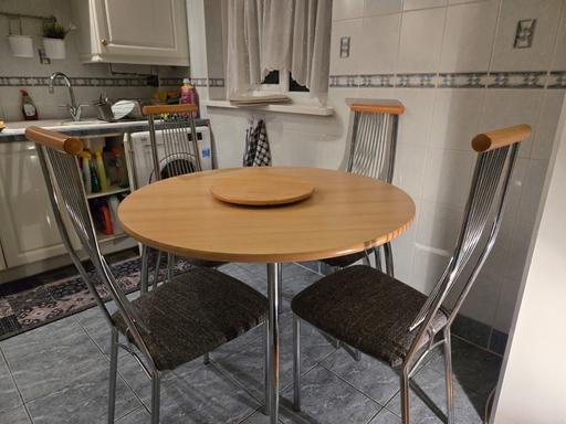 Buy & Sell Ealing West London - Photos for Round dinner kitchen table with 4 chairs