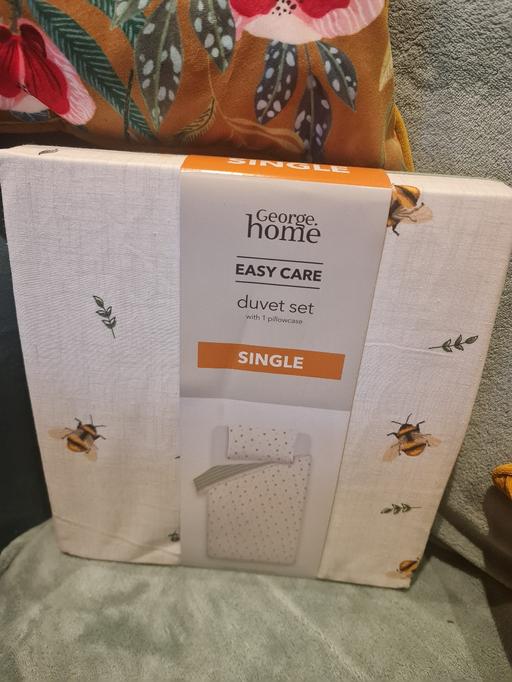 Buy & Sell Crumpsall Manchester - Photos for bee duvet set single