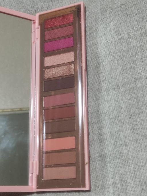 Buy & Sell Grafton Street Industrial Estate West Northamptonshire - Photos for 12 eyeshadow palette