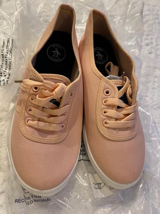 Buy & Sell Dartford Kent - Photos for Brand new pink Penguin Canvas shoes