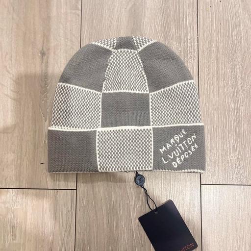 Buy & Sell Wolverhampton West Midlands - Photos for Lv beanie