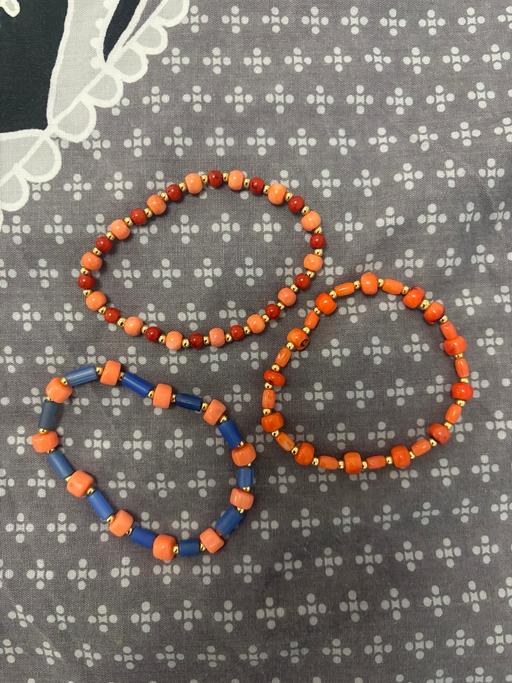 Buy & Sell - Photos for 3 African Segi and Coral bead bracelet