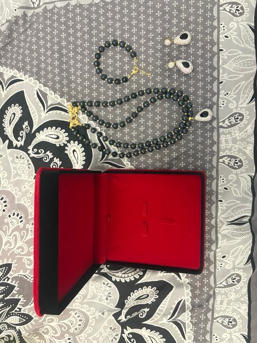 Buy & Sell Barnehurst Bexley - Photos for One African Jewellery set with display case