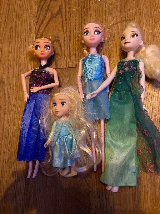 Buy & Sell Rowley Village Sandwell - Photos for Frozen dolls
