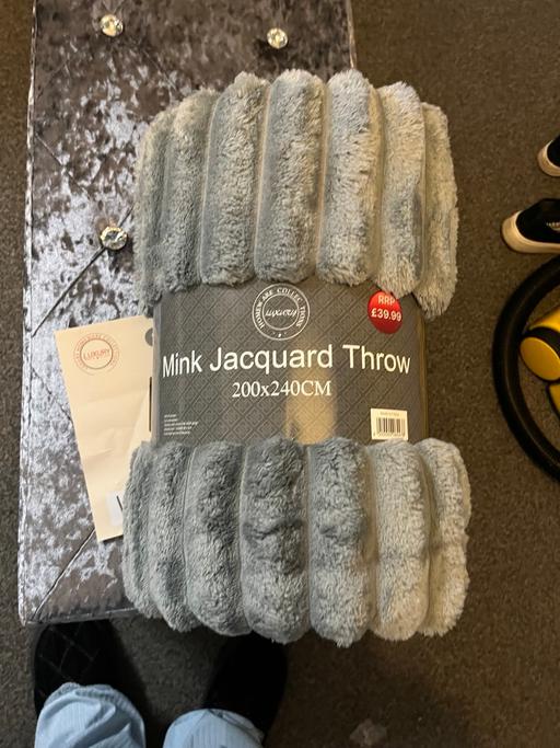 Buy & Sell Unsworth Bury - Photos for Large throw