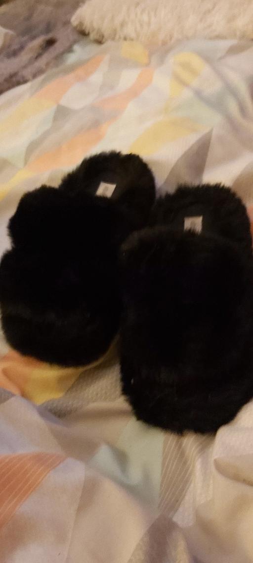Buy & Sell Asfordby Valley Melton - Photos for 5/38 Primark fluffy slippers