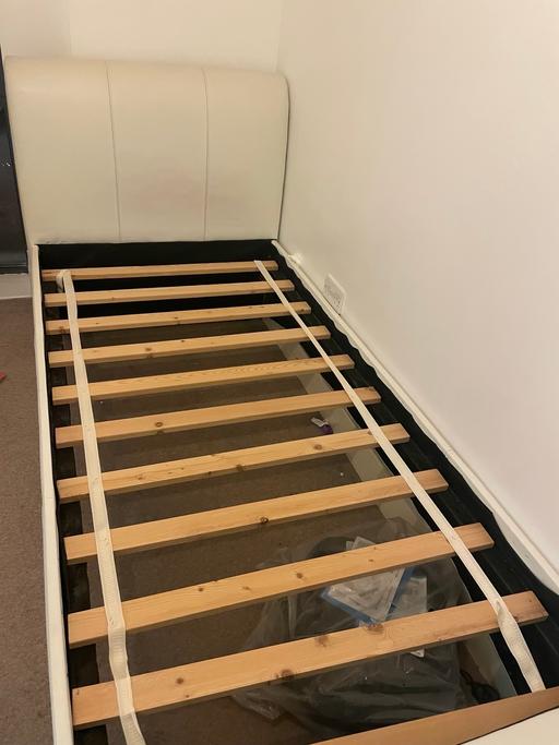 Buy & Sell Leamouth East London - Photos for Single bed