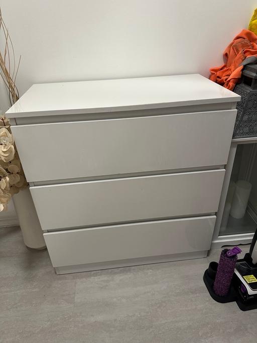 Buy & Sell Castle Green East London - Photos for Chest of drawer