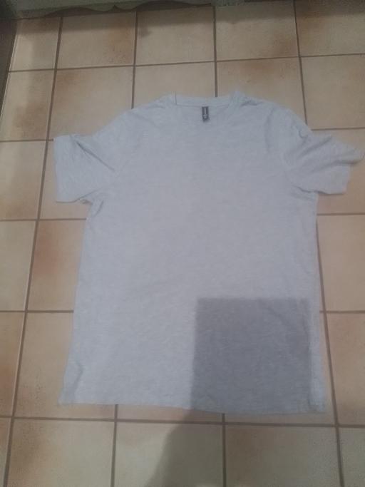 Buy & Sell Streetly Walsall - Photos for MANS GREY DONNAY TEE SHIRT