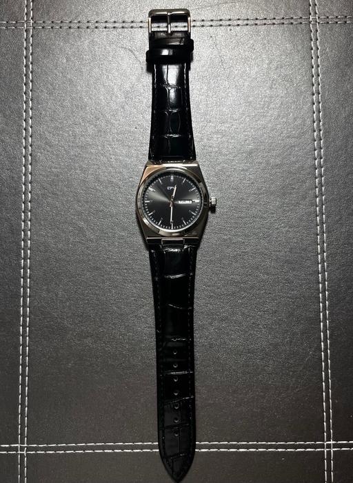 Buy & Sell High Wycombe Buckinghamshire - Photos for Black Silver Quartz Leather Strap Men’s Watch