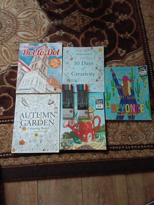 courses Wolverhampton City Centre Wolverhampton - Photos for Bundle of Adult Colouring books with felt tip