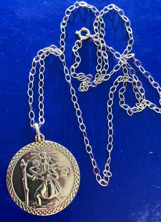 Buy & Sell Yeovil Somerset - Photos for Ladies 9ct Gold Saint Christopher Medal