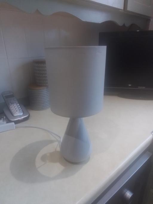 Buy & Sell Aldridge Walsall - Photos for SMALL LAMP AND SHADE