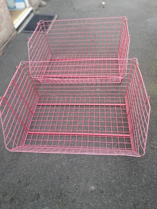 Buy & Sell Gornal Wood Dudley - Photos for 38 x 26 x 16 inch Red Metal Stackable Storage