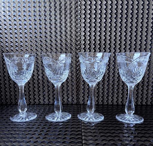 Buy & Sell Shepherd`s Bush West London - Photos for 4 vintage crystal sherry glasses