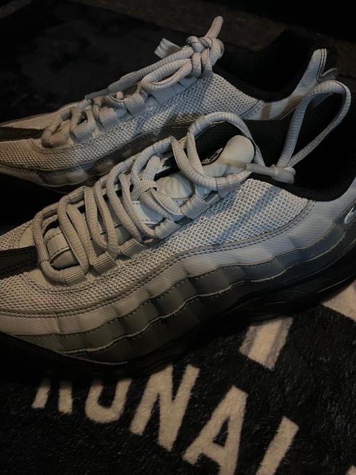 Buy & Sell Wednesbury Sandwell - Photos for Nike trainers size 5 an half