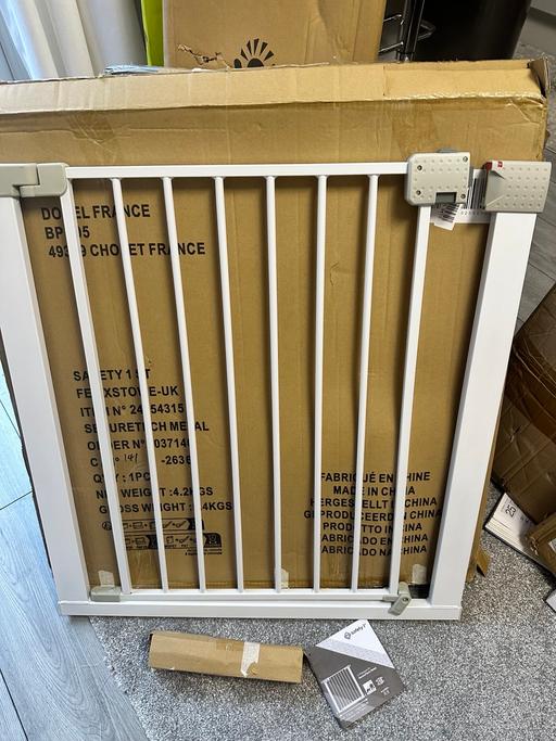 Buy & Sell Sheffield Sheffield - Photos for Safety 1st Simply Close Metal Gate - White