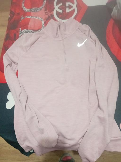 Buy & Sell Waterloo Central London - Photos for ladies /girls Nike gym top size small 8/10