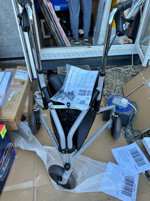 Buy & Sell Sheffield Sheffield - Photos for Tri Walker with seat/Lightweight