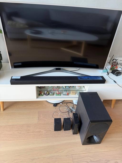 Buy & Sell Barbican Central London - Photos for TV Samsung UE49MU6500U (49)