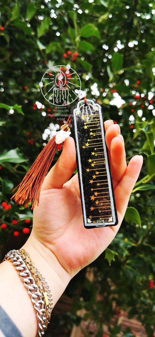 Buy & Sell Wylde Green Birmingham - Photos for 🌠Yule Meteor Shower Crystal Bookmark