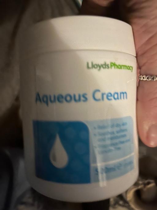 Buy & Sell Wednesfield Wolverhampton - Photos for Four new tubs cream 2£ all a few sets avai