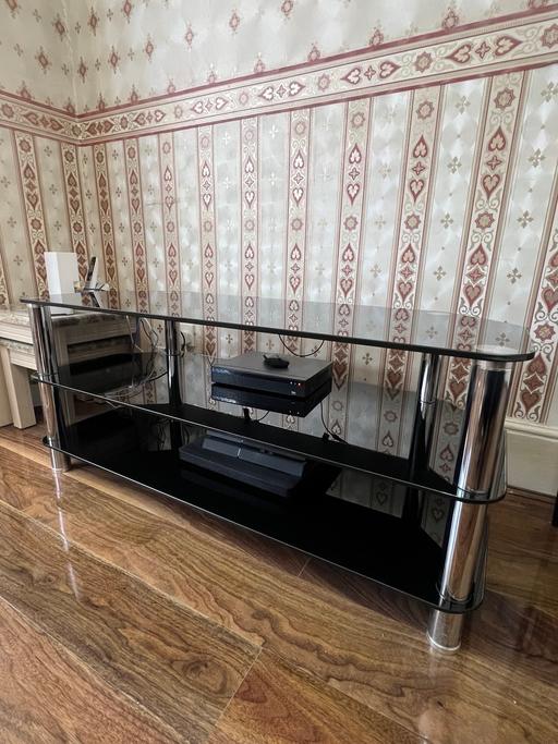 Buy & Sell Manor Park East London - Photos for Tv Stand (Glass)