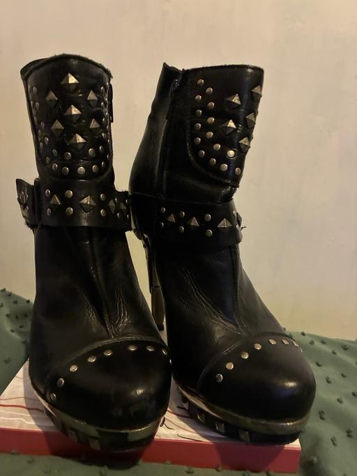 Buy & Sell Ocker Hill Sandwell - Photos for Size 6 New Rock black boots metal heel