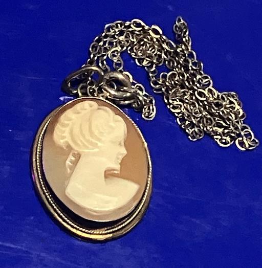 Buy & Sell Yeovil Somerset - Photos for 9ct gold cameo shell necklace unmarked