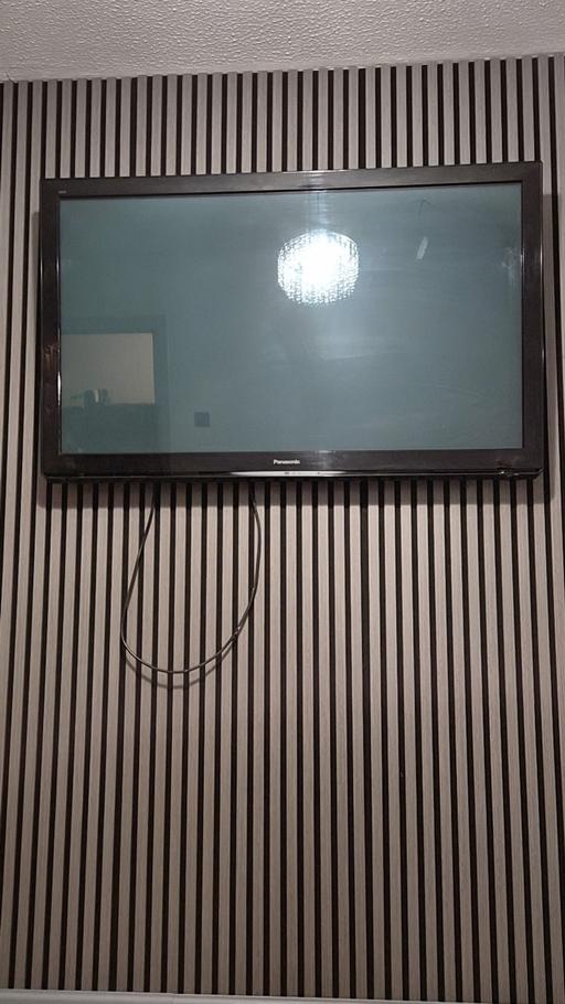 Buy & Sell Page Moss Knowsley - Photos for 50inch telly