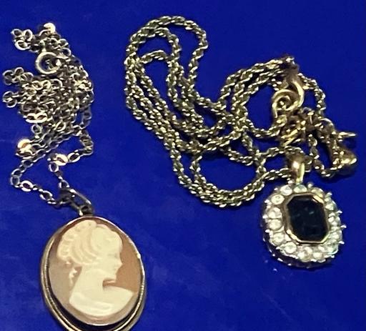 Buy & Sell Yeovil Somerset - Photos for 9ct rolled gold emerald cut sapphire & cameo