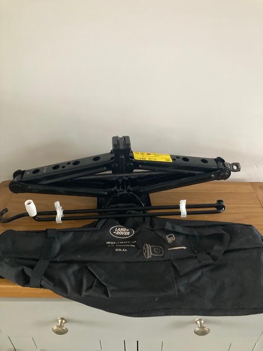 Vehicles Sedgley Dudley - Photos for Land Rover Car jack