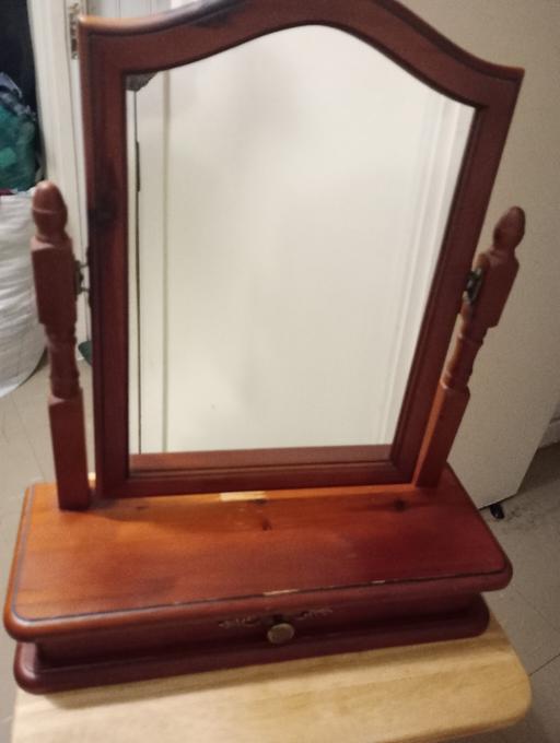 Buy & Sell Commercial Road East London - Photos for Vintage wooden table top mirror with storage