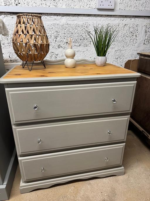 Buy & Sell Hoobrook Wyre Forest - Photos for Small pine chest of drawers