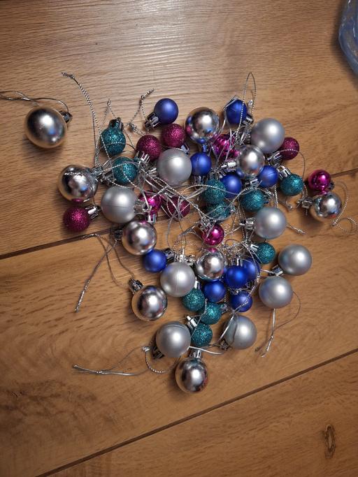 Buy & Sell Ettingshall Park Wolverhampton - Photos for Bauble bundle