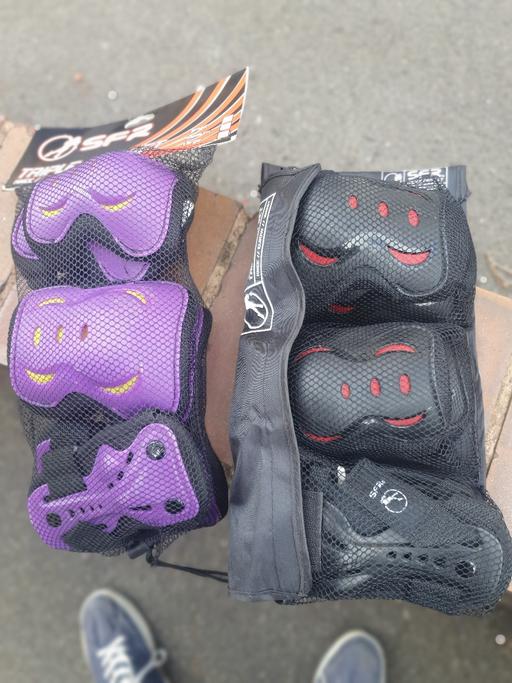 Buy & Sell Pensnett Dudley - Photos for 2 Large Kids , SFR Triple Pad Sets - Knee etc