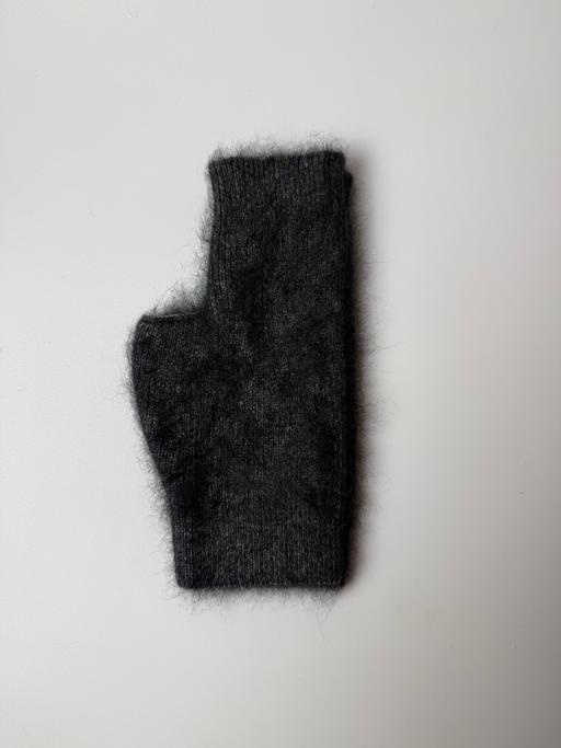 Buy & Sell Saltwell Gateshead - Photos for Cashmere Gloves