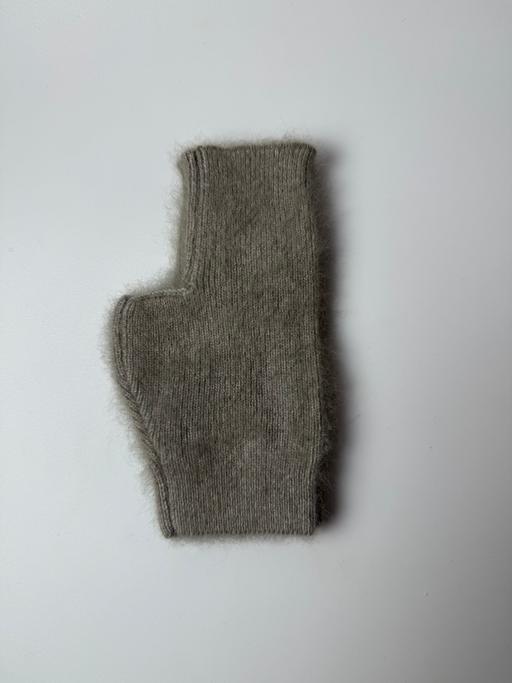 Buy & Sell Intu Eldon Square Newcastle upon Tyne - Photos for Cashmere Gloves