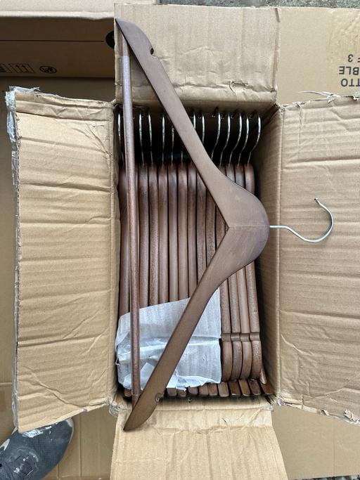 Buy & Sell Sheffield Sheffield - Photos for SereneLife Wood Hangers -