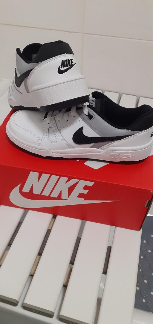 Buy & Sell Waterhead Oldham - Photos for Nike Full Force Lo White/black Size 5