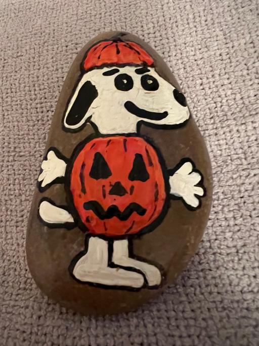 Buy & Sell Easington Lane Sunderland - Photos for Snoopy Hand Painted Pebble ( New )