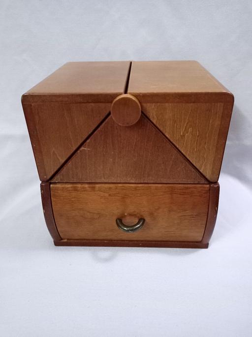 Buy & Sell Hall Green Birmingham - Photos for VINTAGE WOODEN CLEVER DESIGN JEWELLERY BOX.